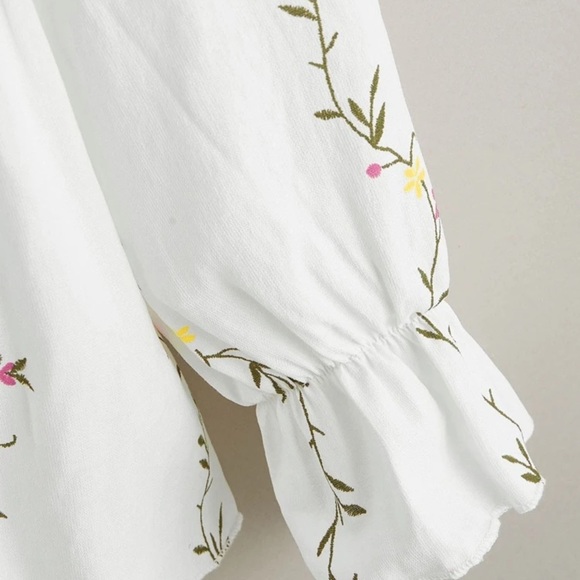 Floral Embroidered White Peplum Blouse by SHEIN Size 1X Curve - Picture 3 of 13